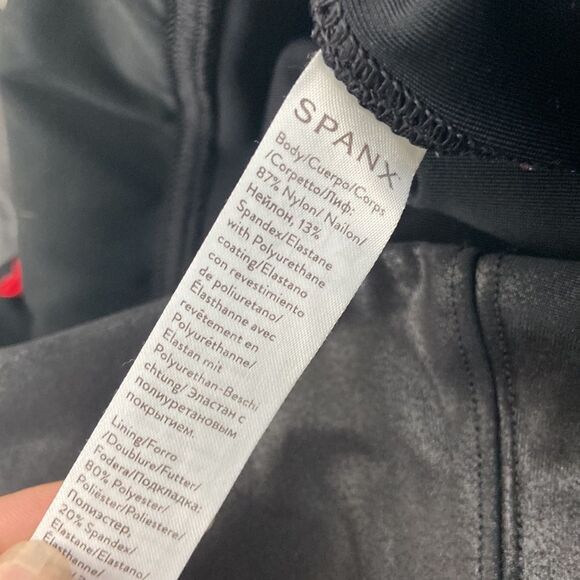 Spanx Faux Leather Leggings size Medium - Picture 3 of 9